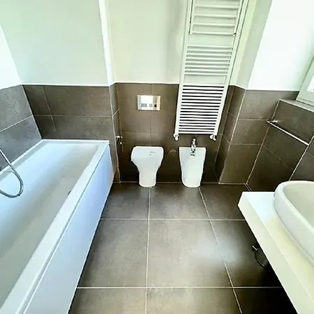 Elegante 3 Locali Con 2 Bagni Nel Cuore Di Casa vacanze *