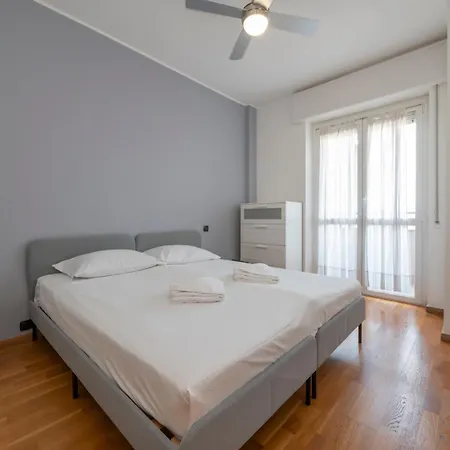 I-host - Martini 22 * Milan