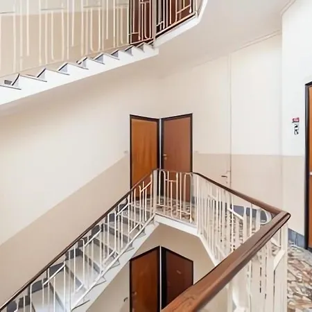 Apple - A 10 Minuti Dal Duomo Di Milán