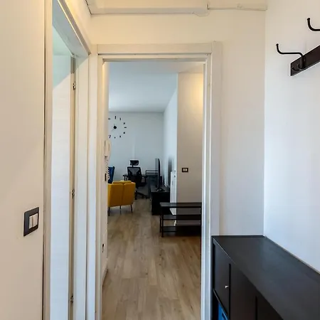 Large With Private Balcony And Workspace