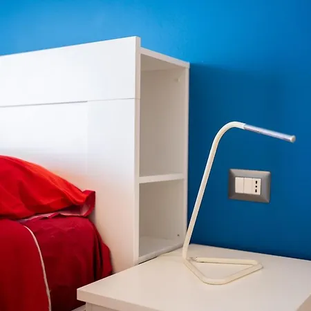 Large With Private Balcony And Workspace 米兰