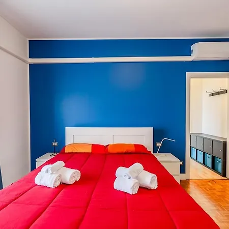 Large With Private Balcony And Workspace