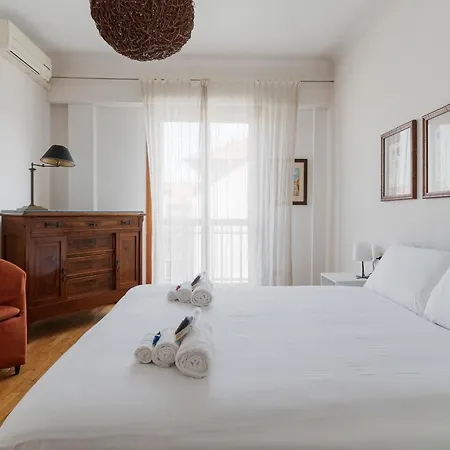 Pagano - Salutati - Ampio E Luminoso Trilocale Apartament