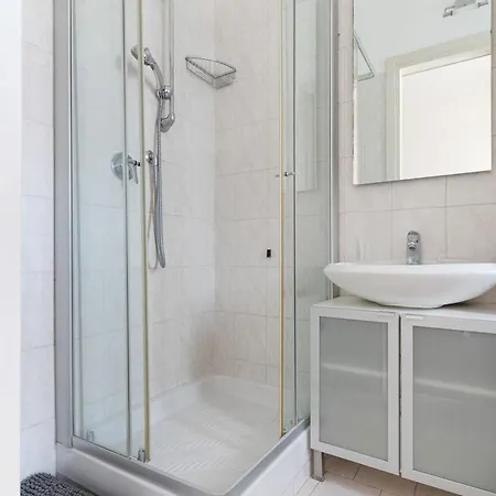 Apartman Pagano - Salutati - Ampio E Luminoso Trilocale