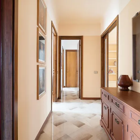 Vercelli Pagano - Ampio E Luminoso Trilocale * Milano