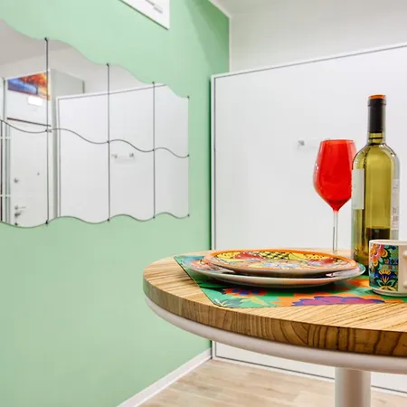 דירה Lovely Petit - Centro מילאנו