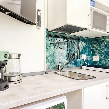 شقة Lovely Petit - Centro ميلان