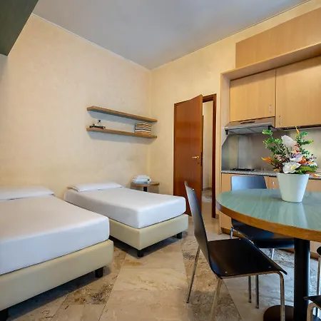 Aparthotel Ih Argonne Park 3*
