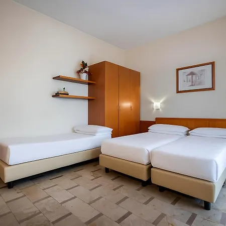 Aparthotel Ih Argonne Park 3*