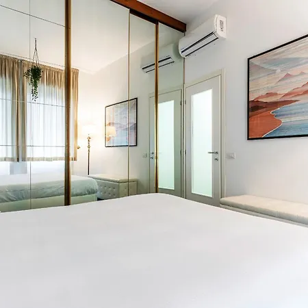 S. Ambrogio Square Apartment