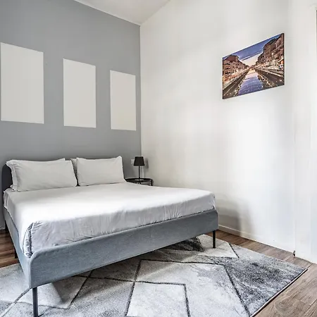 Luxury 4 Bedrooms Close To Duomo Apartament *