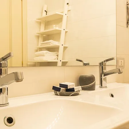 Crocetta Traviata Bilocale I Piano - Mirable Pm Apartament Mediolan