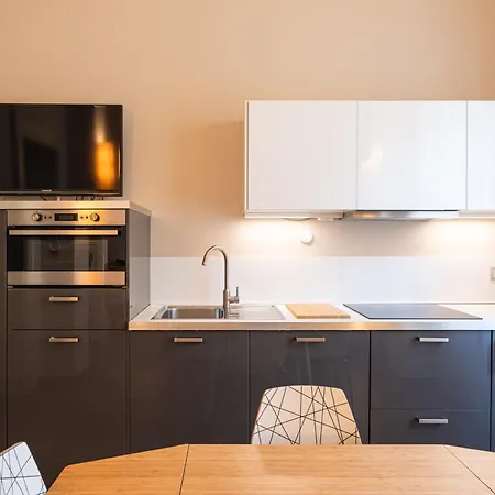 Crocetta Turandot One Bed 1st Floor - Mirable Pm Apartment