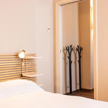 Crocetta Turandot One Bed 1st Floor - Mirable Pm Milano