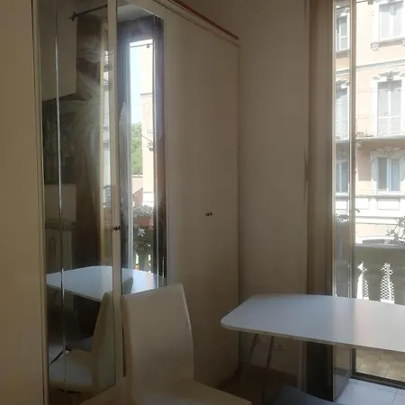Bilocale Con Terrazzo Apartment Milan