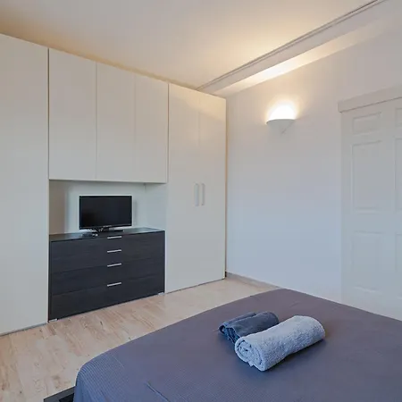 Palmanova 215 *