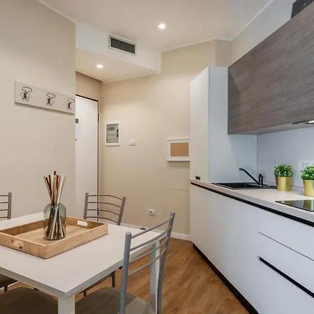 Duomo B - Two Bedrooms & Bathroom *