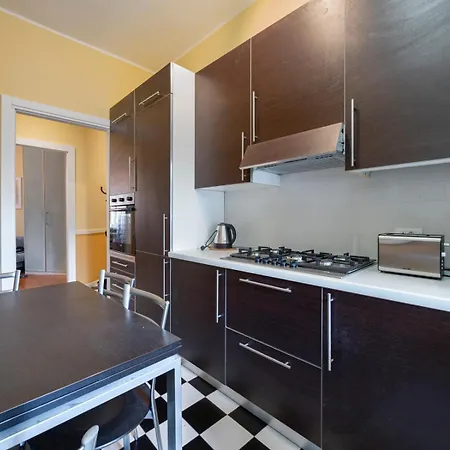 I-host - Lucania 12 Appartement *