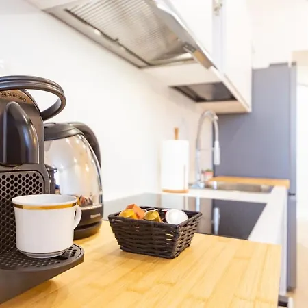 Youhosty - Sauro 5 Апартаменты *