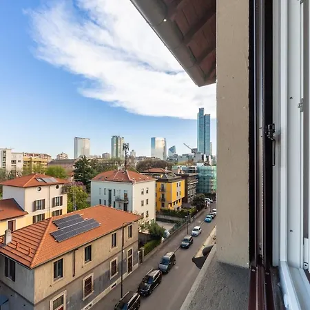 Youhosty - Sauro 5 Милан