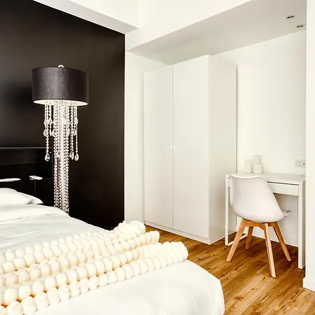 Hostmate - - Imperia's Crystal - Romolo