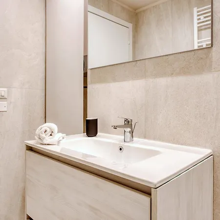 Apartman Hostmate - - Imperia's Crystal - Romolo Milánó