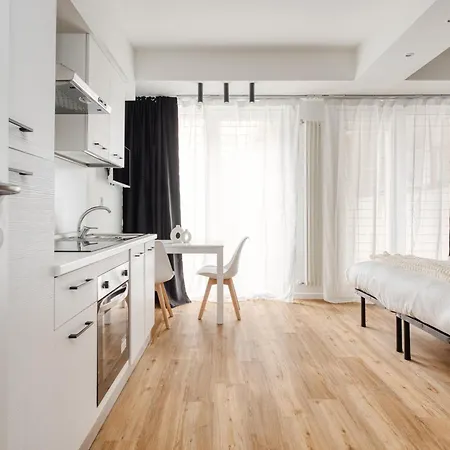 Hostmate - - Imperia's Crystal - Romolo * Milan