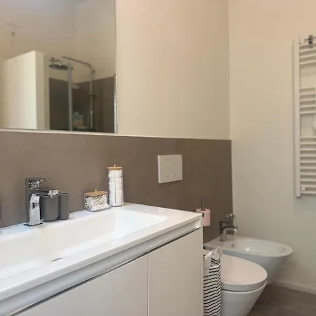 A Casa Di Imma A 5 Min Stazione Centrale, Wi-fi Veloce, Balcone Abitabile Апартаменты *