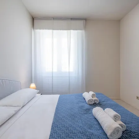 Bright And Modern 2 Double Bedrooms Bocconi