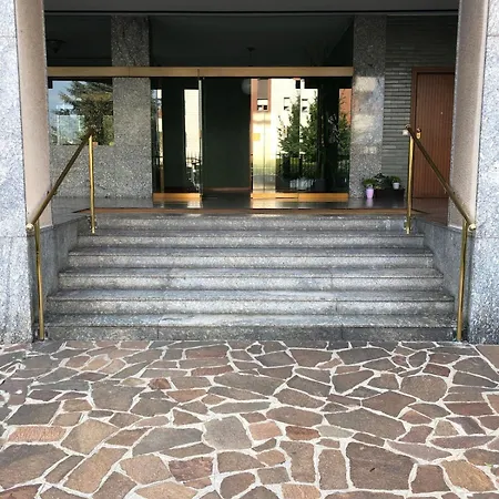 Elegante In Fino A 6 Persone *