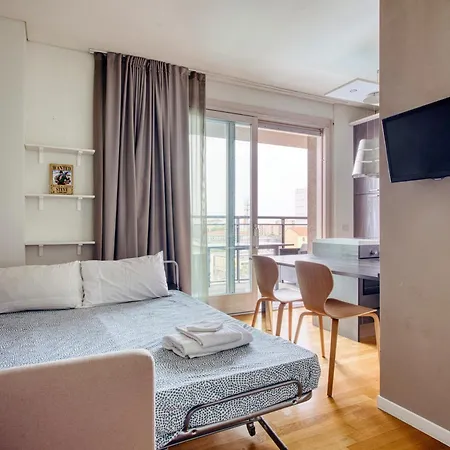 Giaxtower Gym & Pool Bright Space 6' Piano Апартаменты *