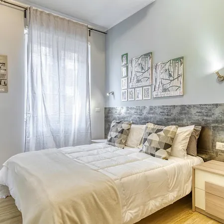 Station Bright * Milán