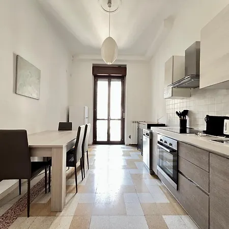 Big Family Goldoni - Duomo M4 Lin Airport