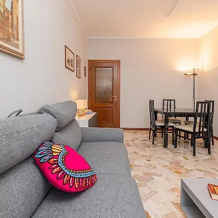 Apartament Quiet In Close To The Olimpic Village Mediolan