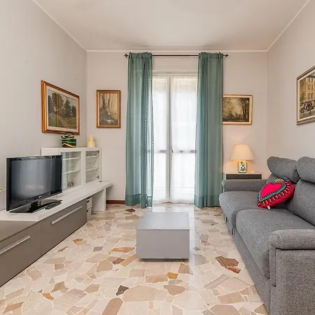 Quiet In Close To The Olimpic Village Apartament