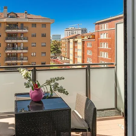 Quiet In Close To The Olimpic Village Apartament *