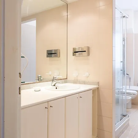 Splendido Trilocale Zara Ottavo Piano - Mirable Pm דירה