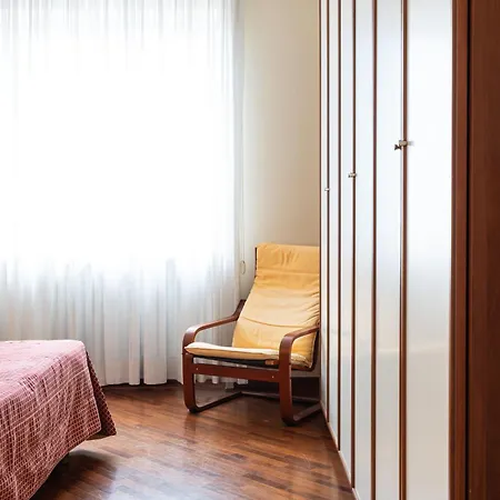 Splendido Trilocale Zara Ottavo Piano - Mirable Pm * מילאנו