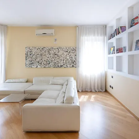 Spacious Two Bedrooms Solari Area - Mirable Pm Appartamento