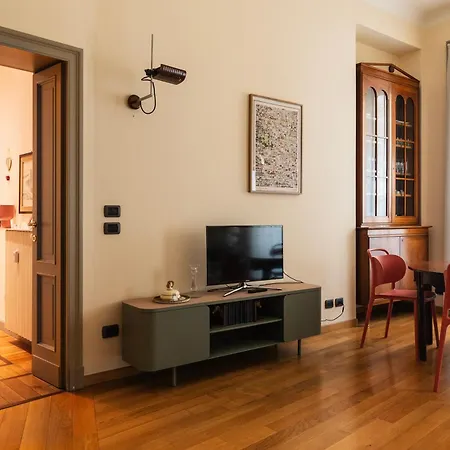 Youhosty - Charm Via Torino *