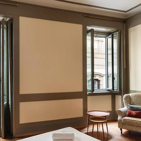 Youhosty - Charm Via Torino *