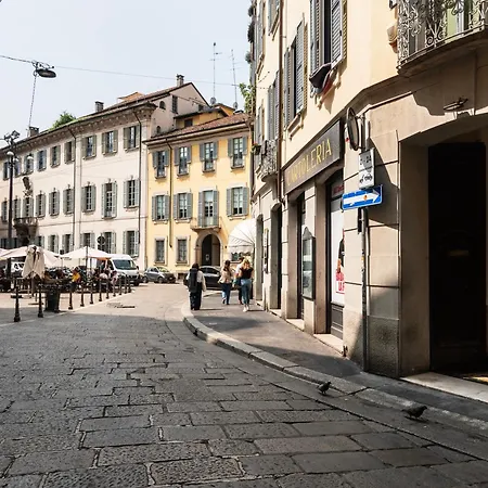 Youhosty - Charm Via Torino Milánó