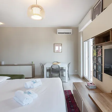 Luminoso Piano Alto Con Terrazzo - Mirable Pm Apartamento Milán