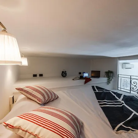 The Brick Nest - Navigli View Apartment