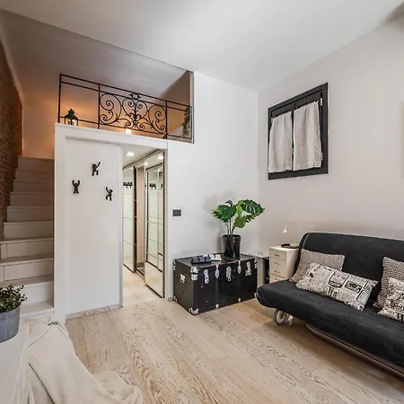 Apartman The Brick Nest - Navigli View *