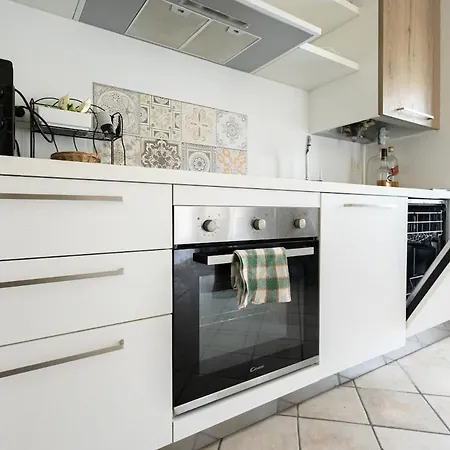 Elegant Naviglio Cool Area Large 5 Pax With Elevator Milano