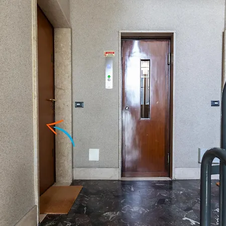 Simply Six Apartment