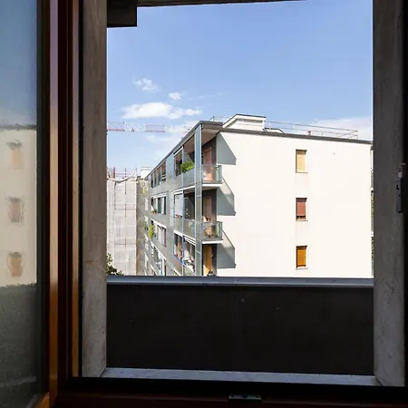 Simply Six Apartment