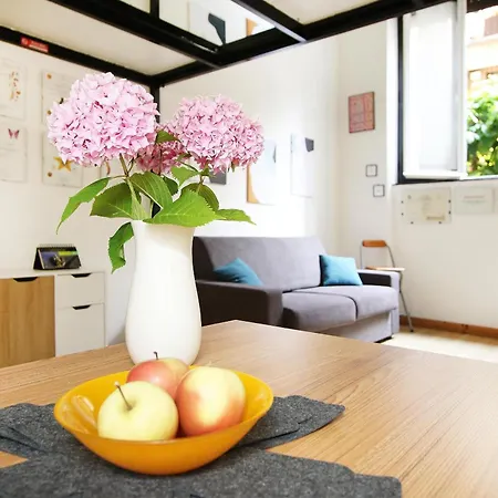 La Casa Del Dottore - Life * Milan