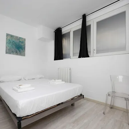 Spacious 70 Mq Self Check-in ,free Parking, San Siro